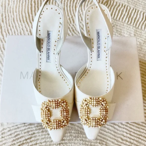 NEW Manolo Blahnik Gibsli Cream Slingback Pumps with Pearl-Beaded Buckles - Picture 3 of 4
